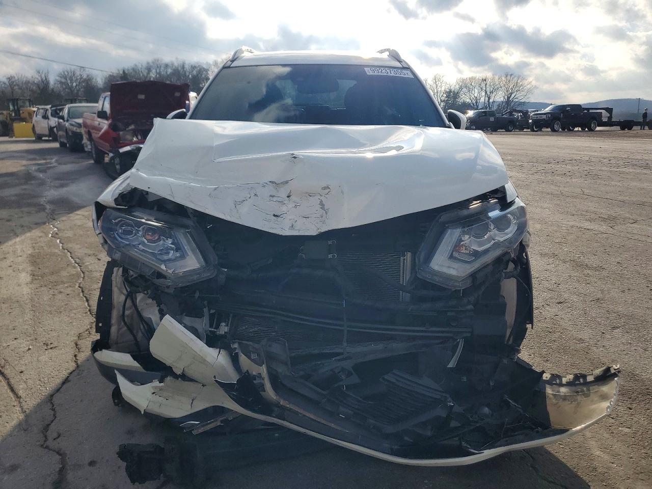 2019 NISSAN ROGUE S photo 5