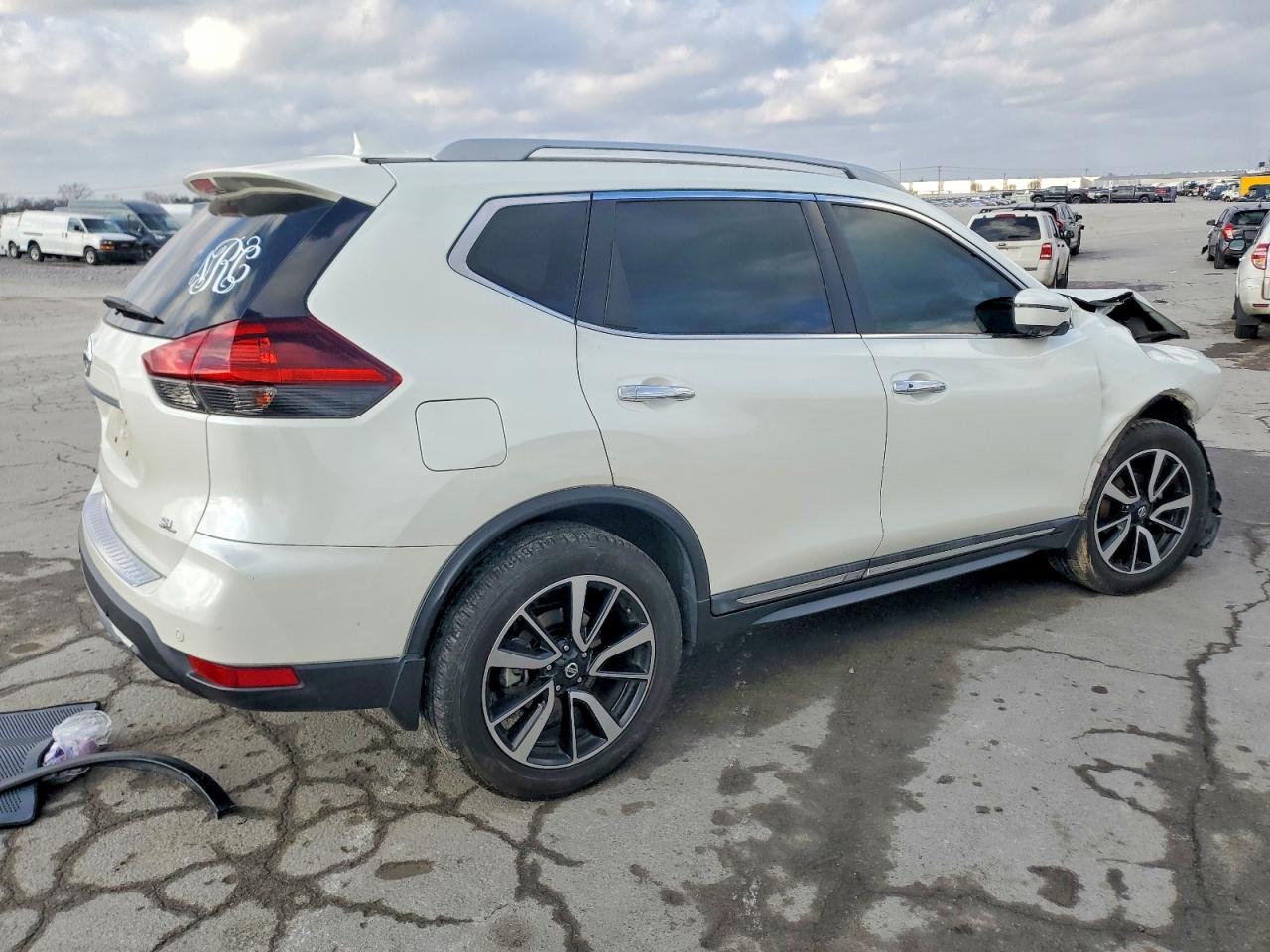 2019 NISSAN ROGUE S photo 3