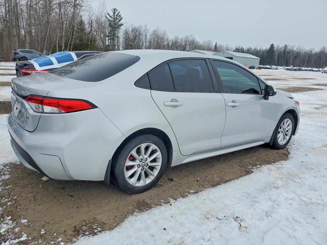 2020 TOYOTA COROLLA LE photo 3