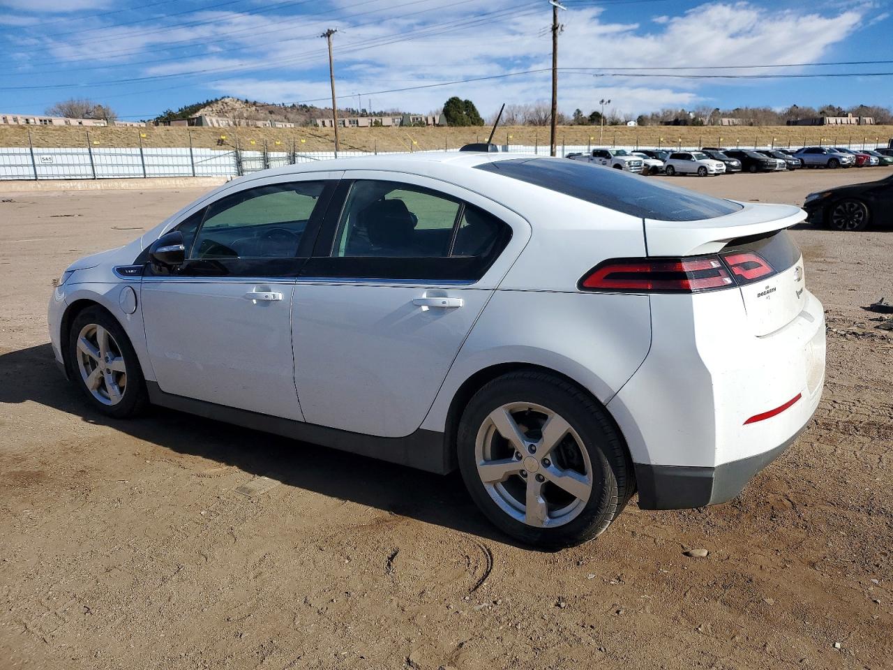 2015 CHEVROLET VOLT photo 2