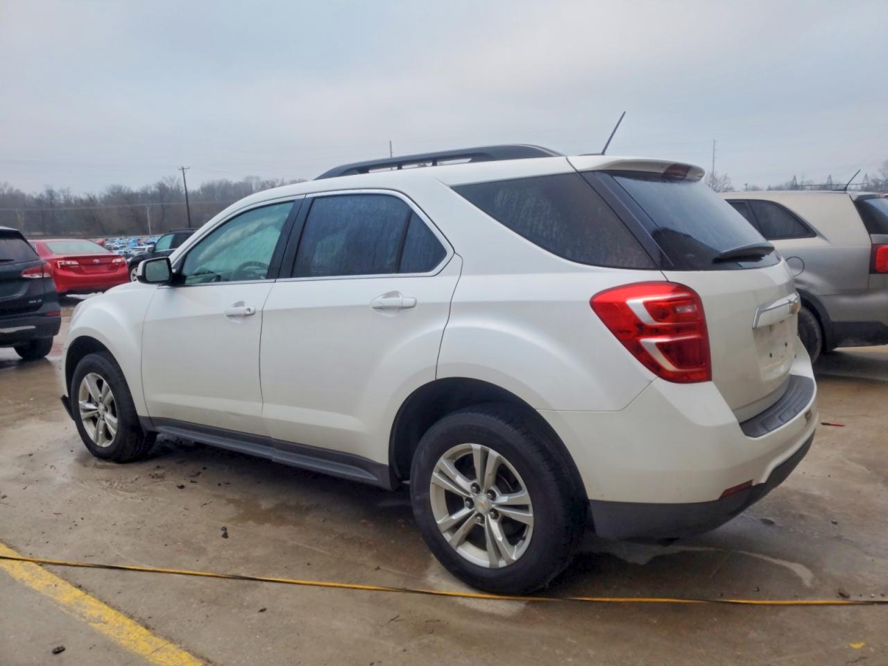 2016 CHEVROLET EQUINOX LT photo 2