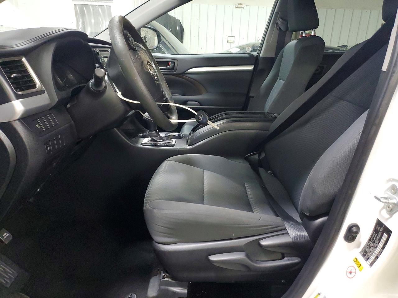 2019 TOYOTA HIGHLANDER LE photo 7