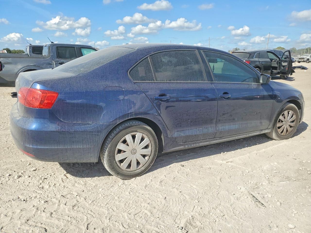 2014 VOLKSWAGEN JETTA BASE photo 3
