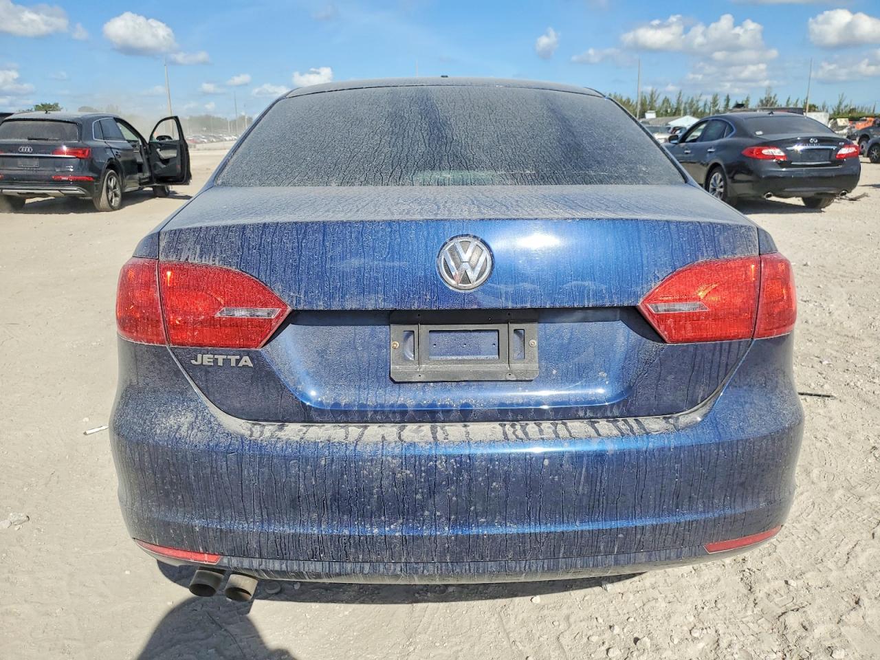 2014 VOLKSWAGEN JETTA BASE photo 6