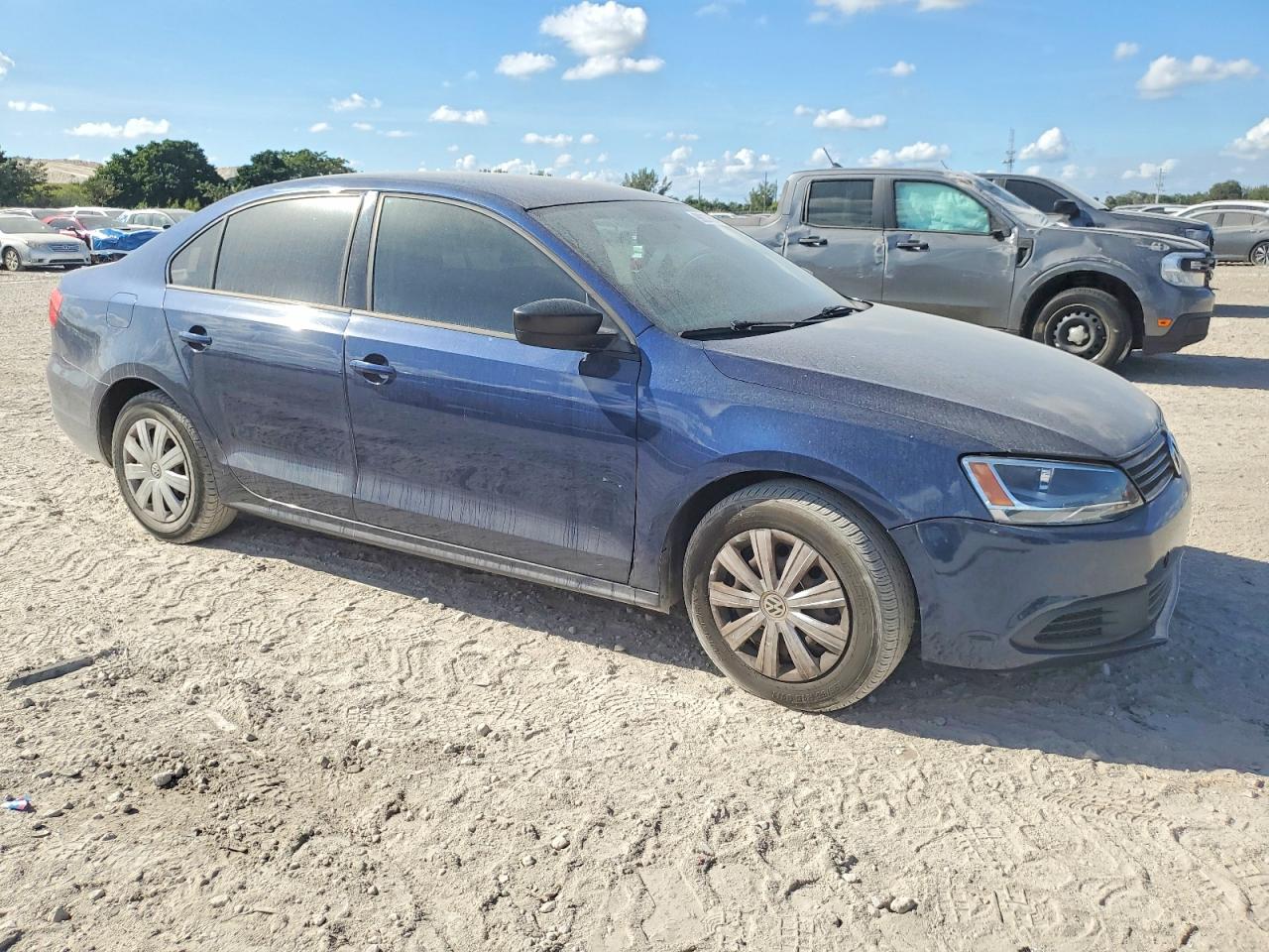 2014 VOLKSWAGEN JETTA BASE photo 4