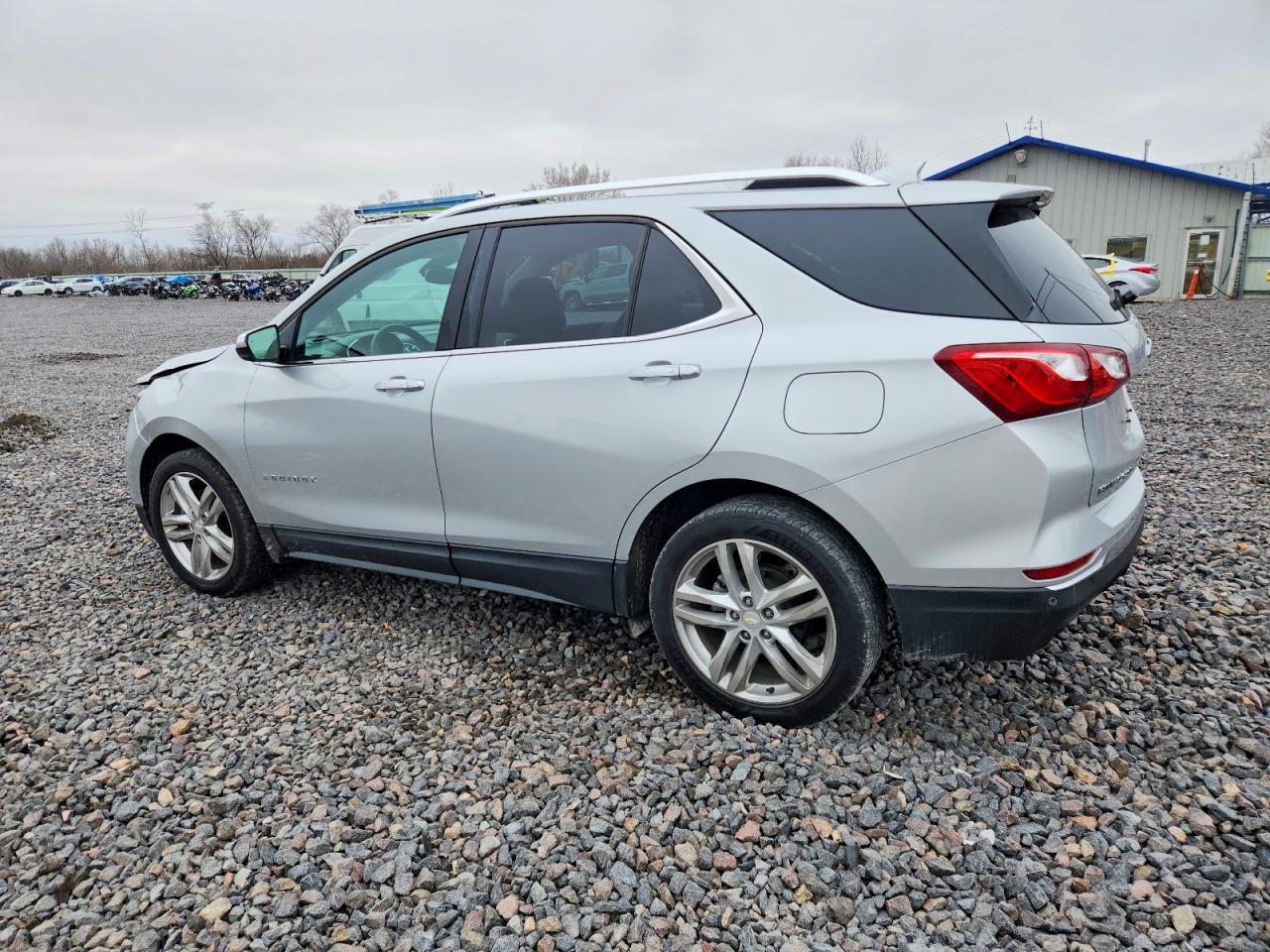 2018 CHEVROLET EQUINOX PREMIER photo 2