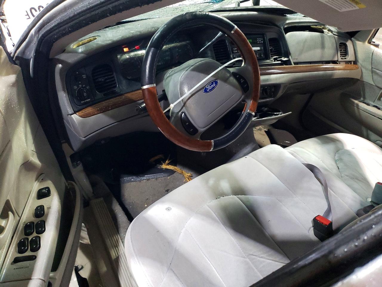 2001 FORD CROWN VICTORIA photo 8