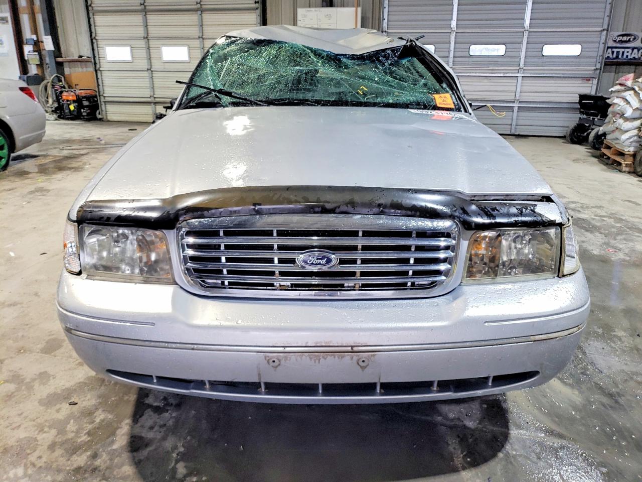 2001 FORD CROWN VICTORIA photo 5
