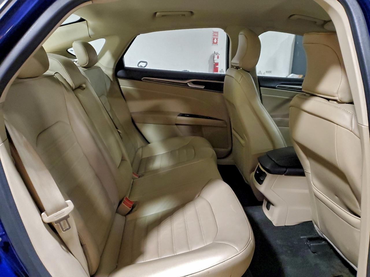 2016 FORD FUSION SE photo 10