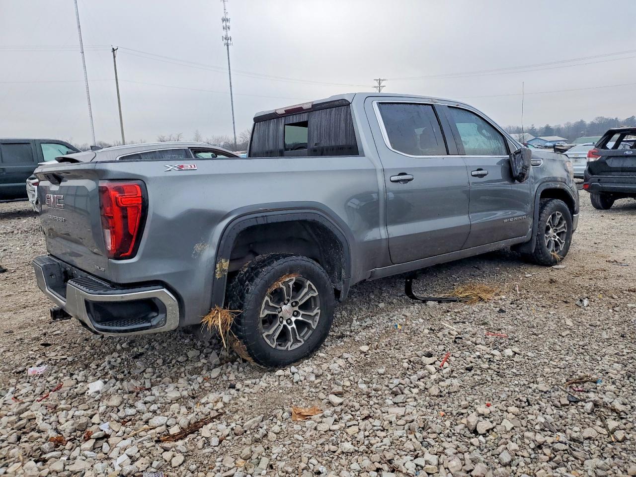 2020 GMC SIERRA K1500 SLE photo 3