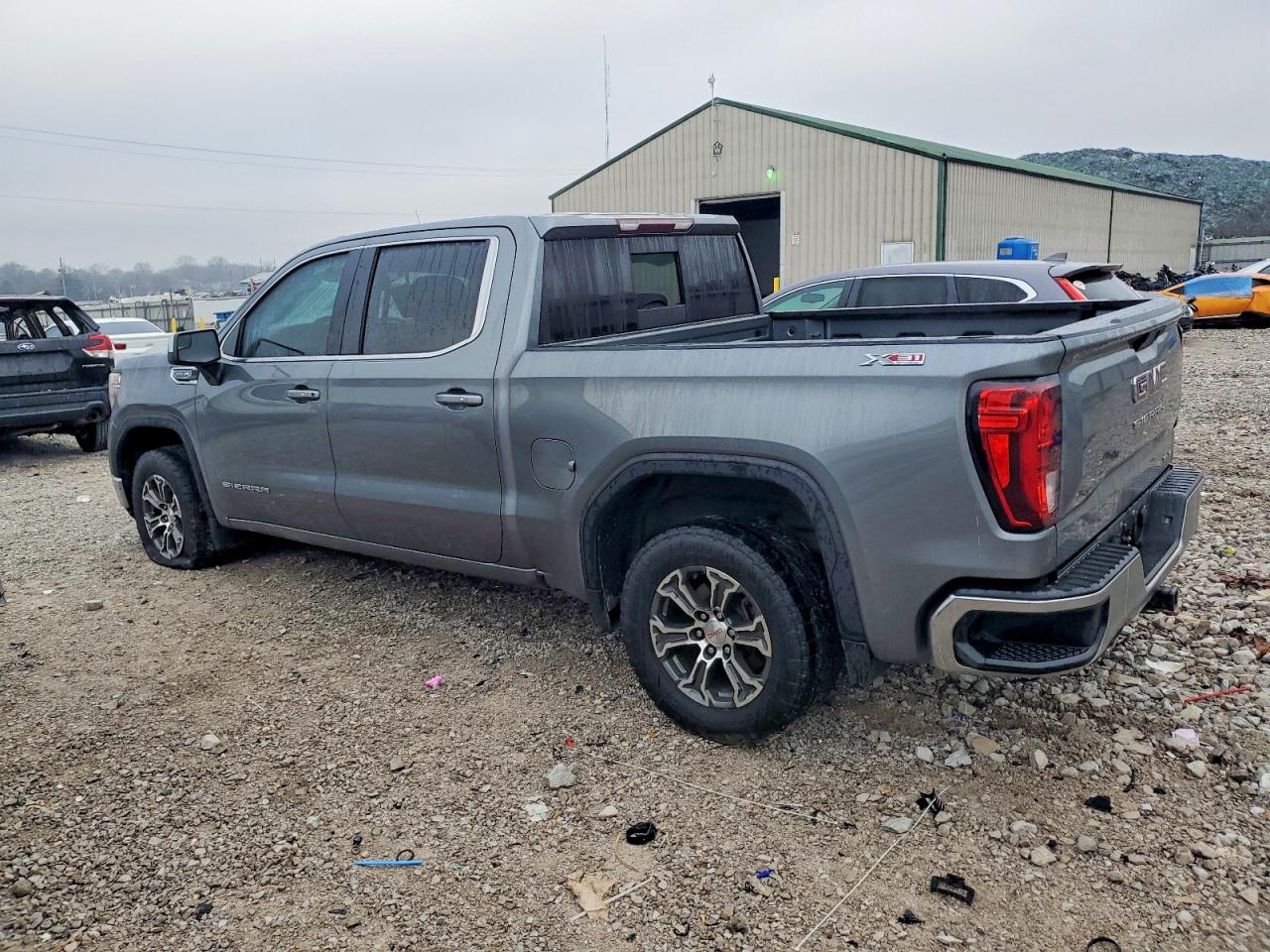 2020 GMC SIERRA K1500 SLE photo 2