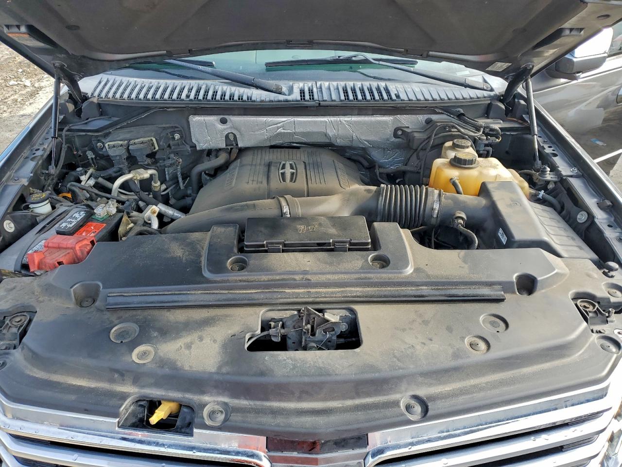 2015 LINCOLN NAVIGATOR photo 12