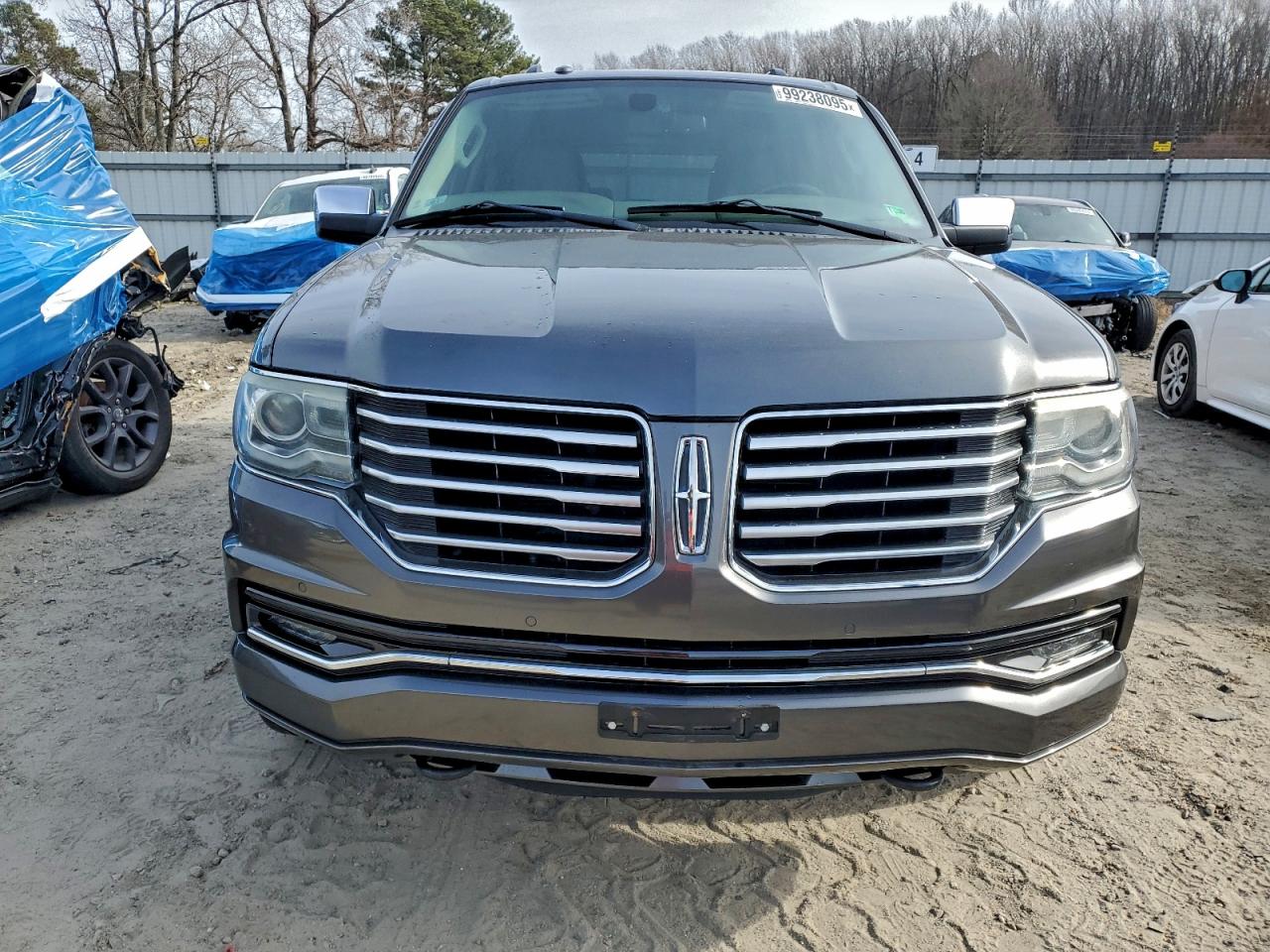 2015 LINCOLN NAVIGATOR photo 5