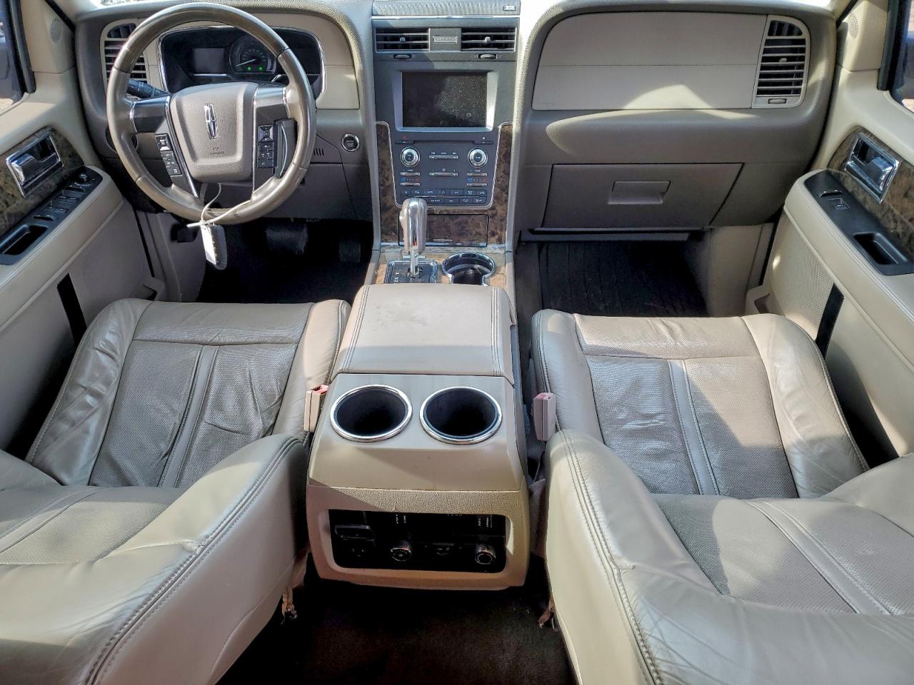 2015 LINCOLN NAVIGATOR photo 8