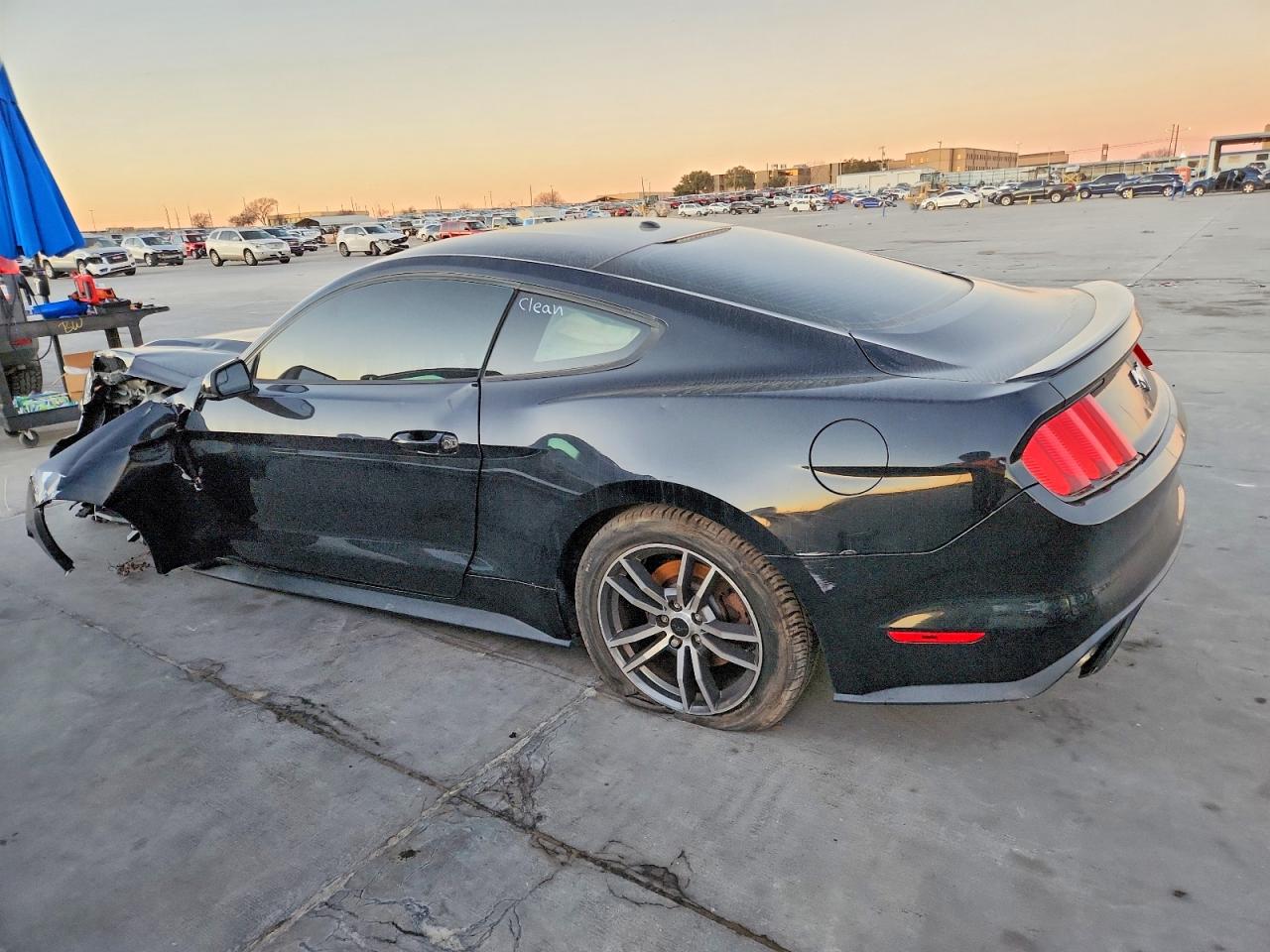 2017 FORD MUSTANG photo 2