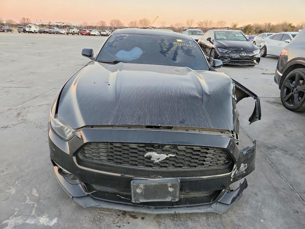 2017 FORD MUSTANG photo 5