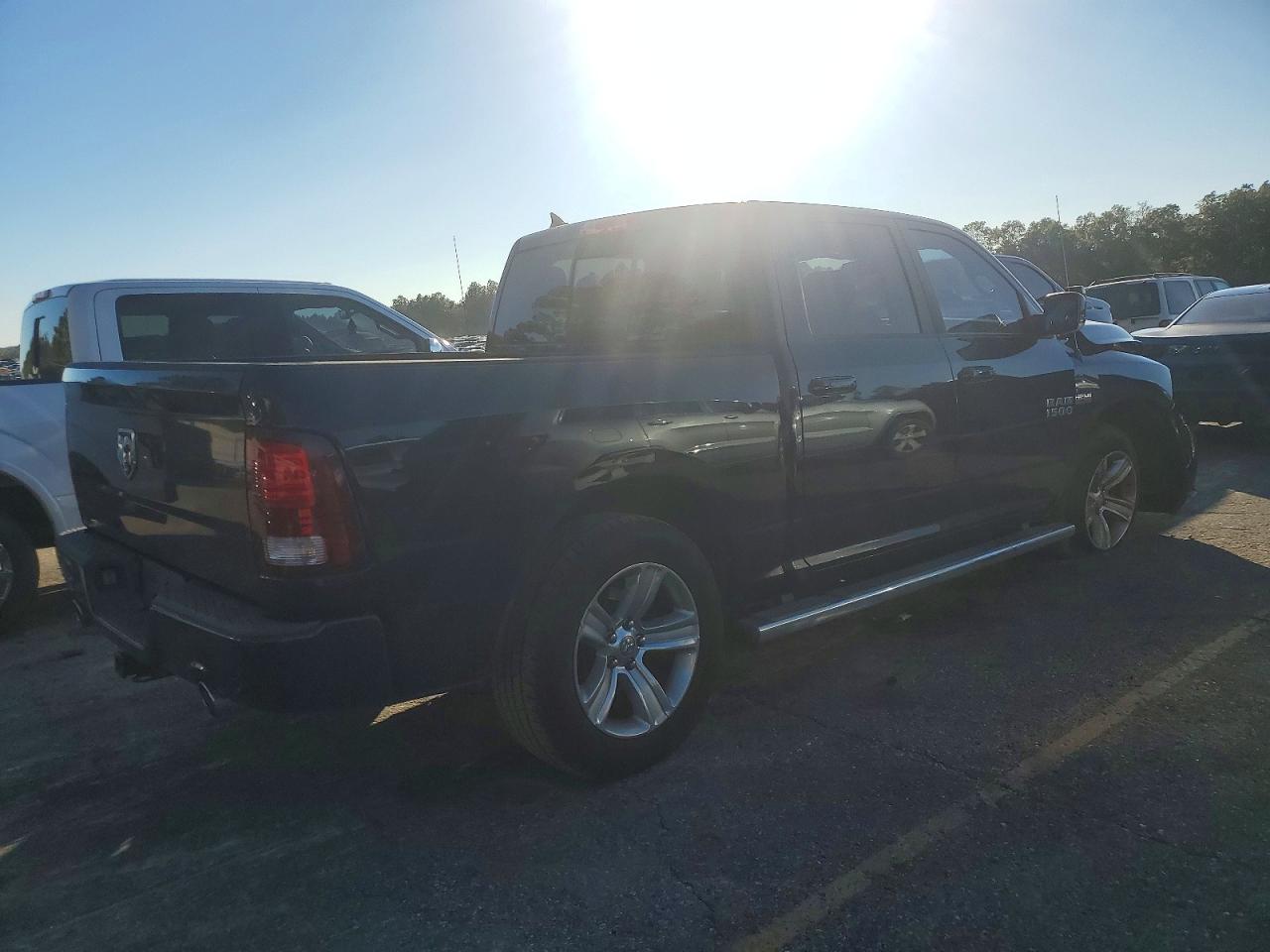 2014 RAM 1500 SPORT photo 3