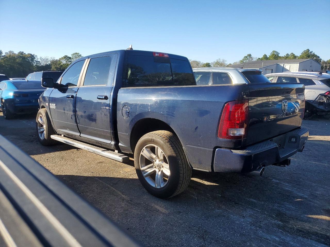 2014 RAM 1500 SPORT photo 2