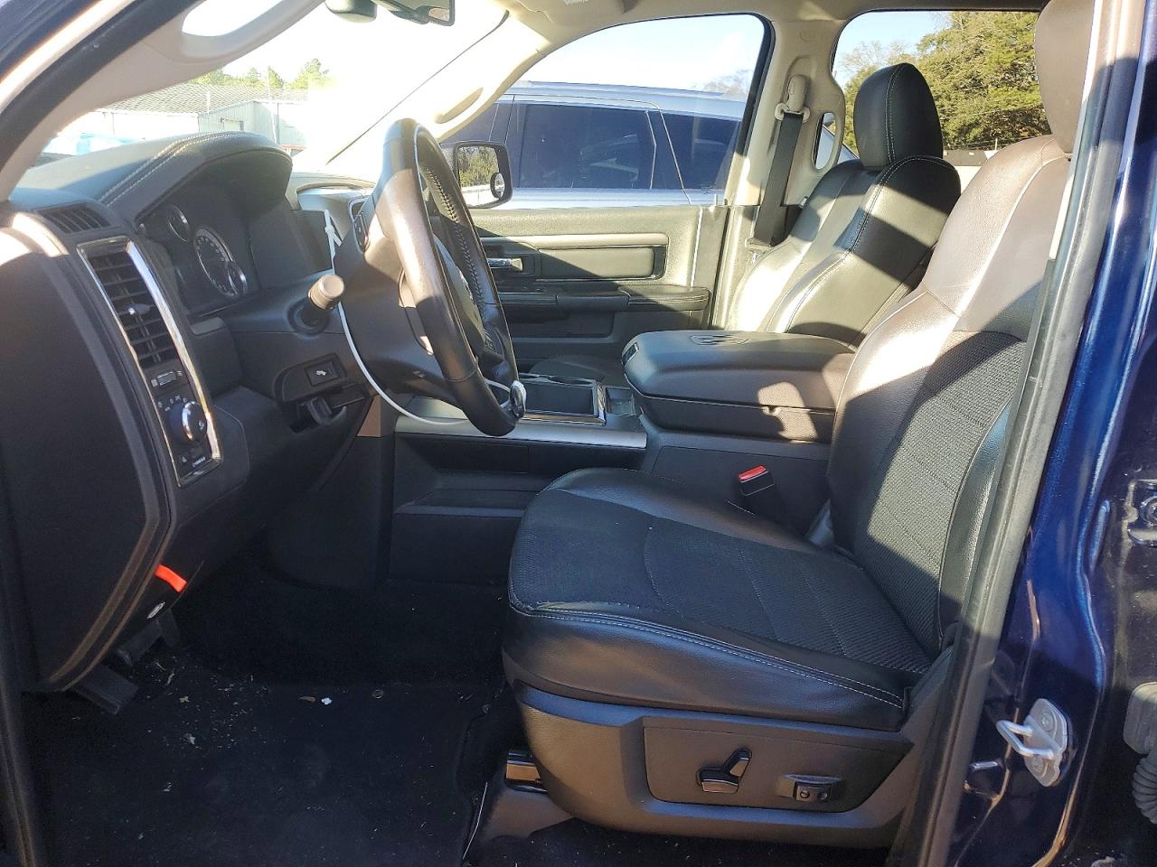 2014 RAM 1500 SPORT photo 7
