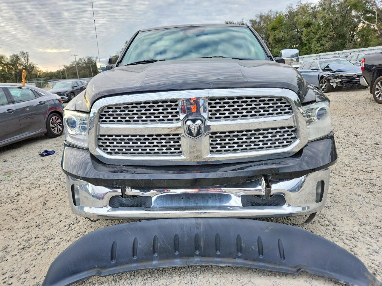 2015 RAM 1500 LARAMIE photo 5