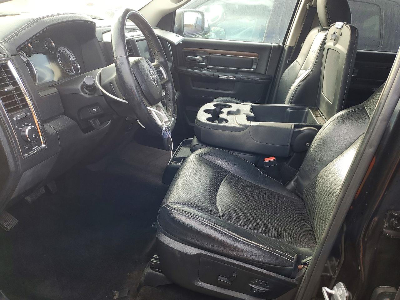 2015 RAM 1500 LARAMIE photo 7