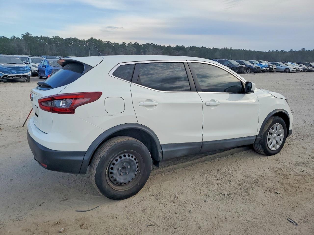 2020 NISSAN ROGUE SPORT S photo 3