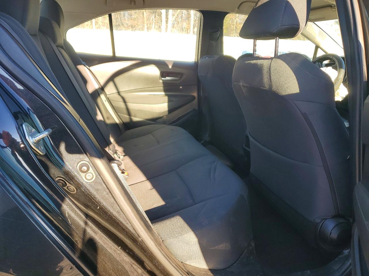 2021 TOYOTA COROLLA LE photo 10