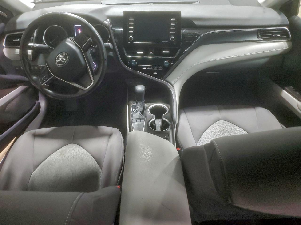 2024 TOYOTA CAMRY LE photo 8
