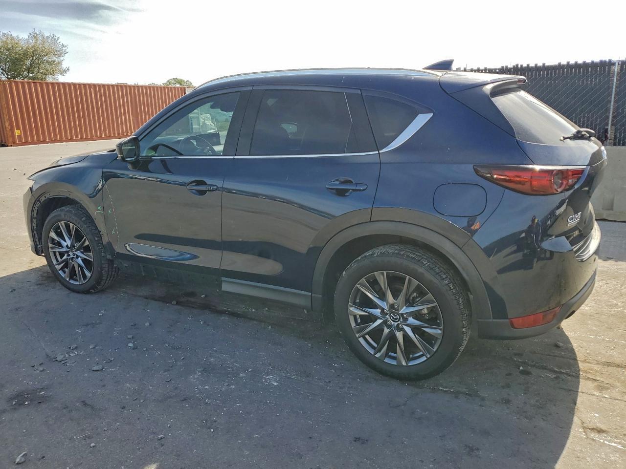 2021 MAZDA CX-5 SIGNATURE photo 2