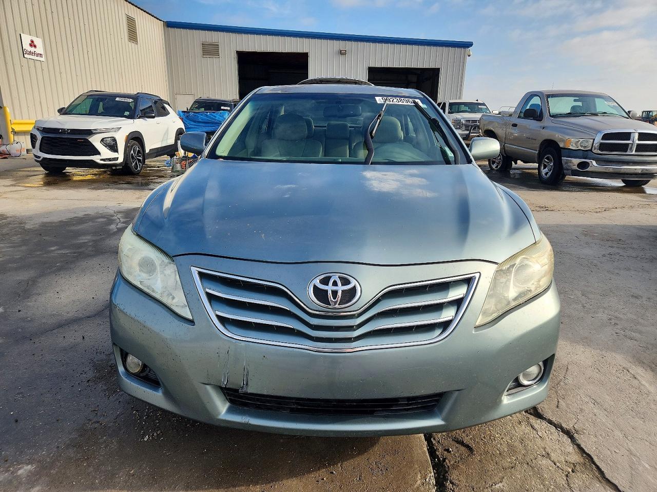 2011 TOYOTA CAMRY SE photo 5