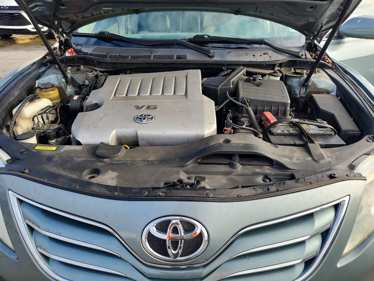 2011 TOYOTA CAMRY SE photo 11
