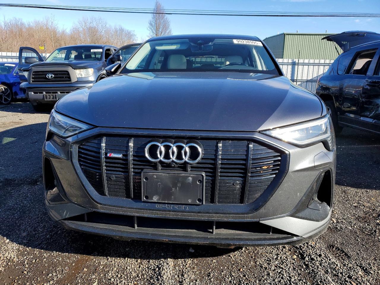 2022 AUDI E-TRON SPORTBACK PREMIUM photo 5