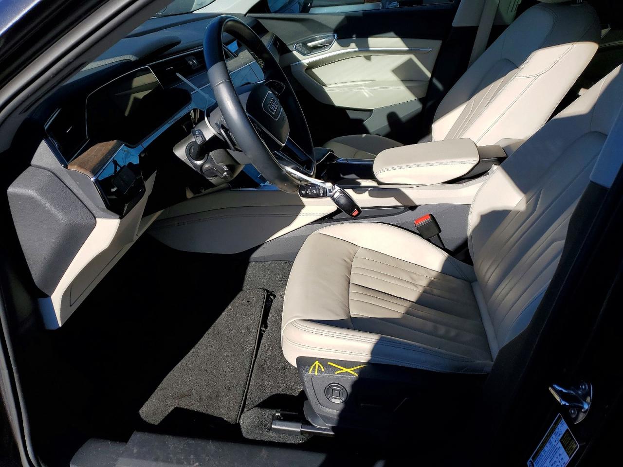 2022 AUDI E-TRON SPORTBACK PREMIUM photo 7