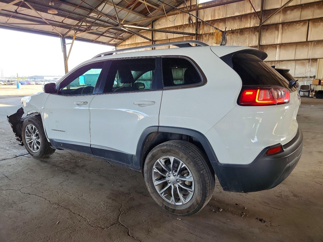 2019 JEEP CHEROKEE LATITUDE PLUS photo 2