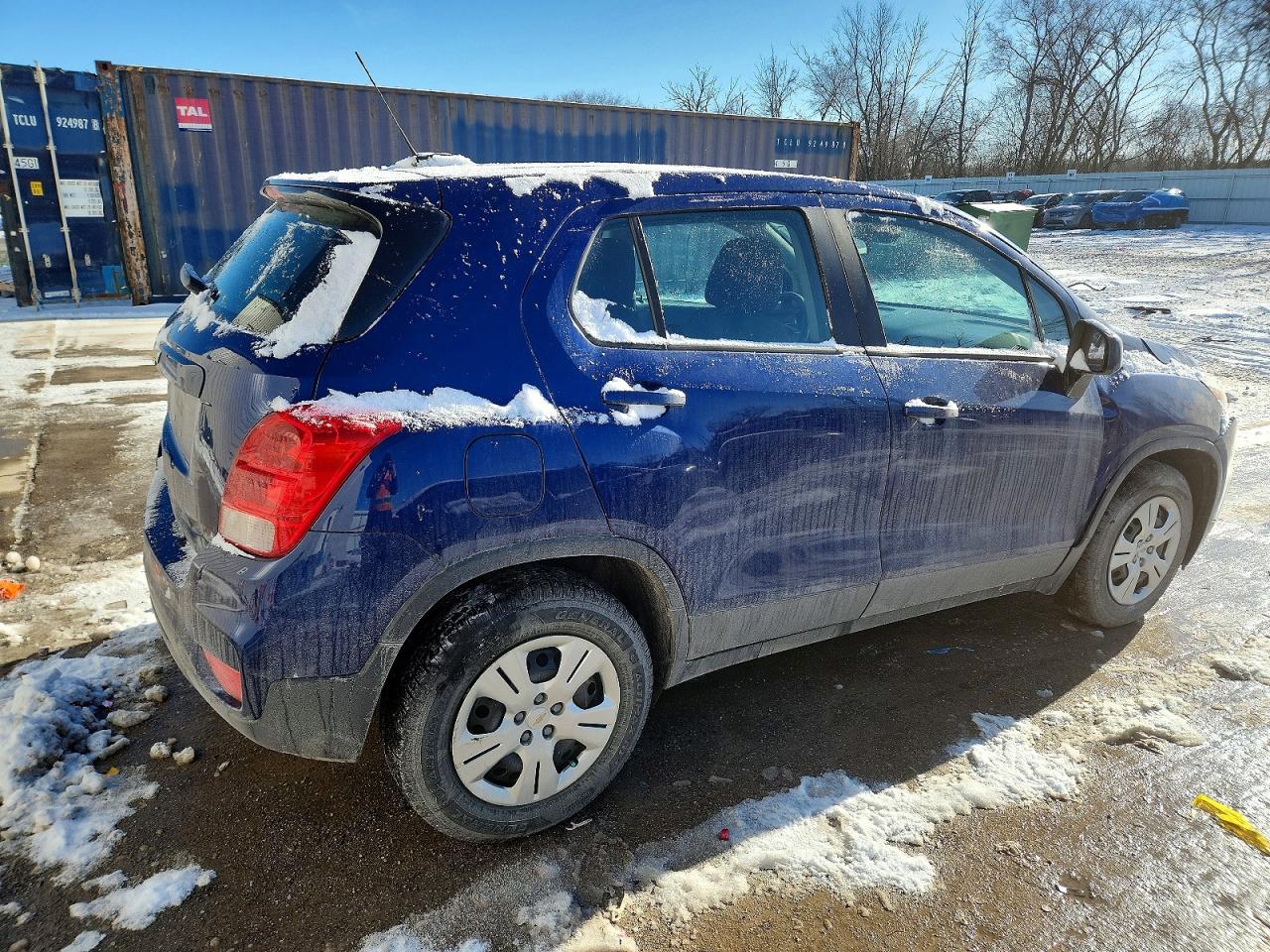2017 CHEVROLET TRAX LS photo 3