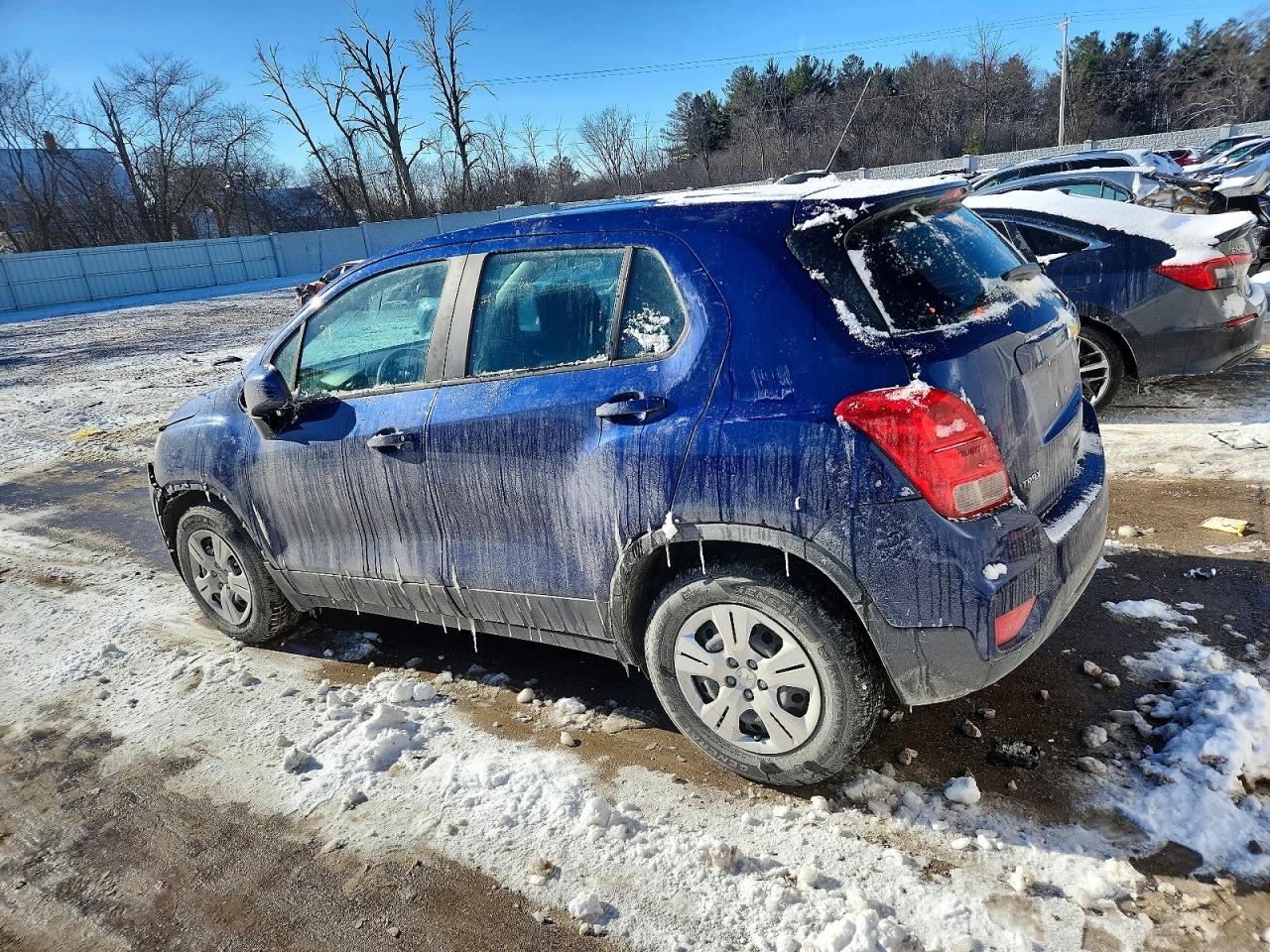 2017 CHEVROLET TRAX LS photo 2
