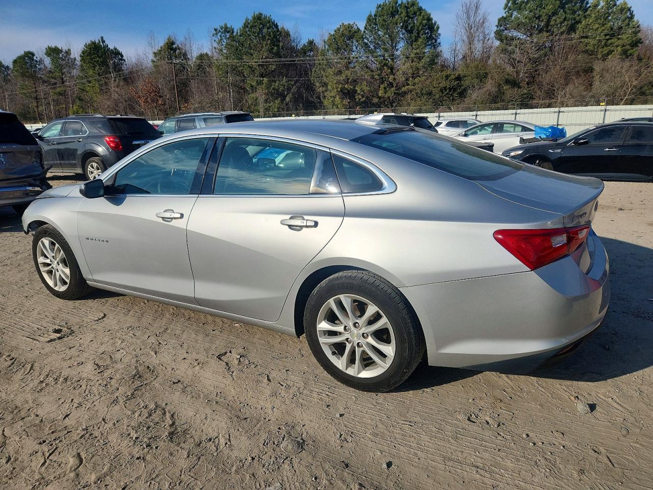 2018 CHEVROLET MALIBU LT photo 2