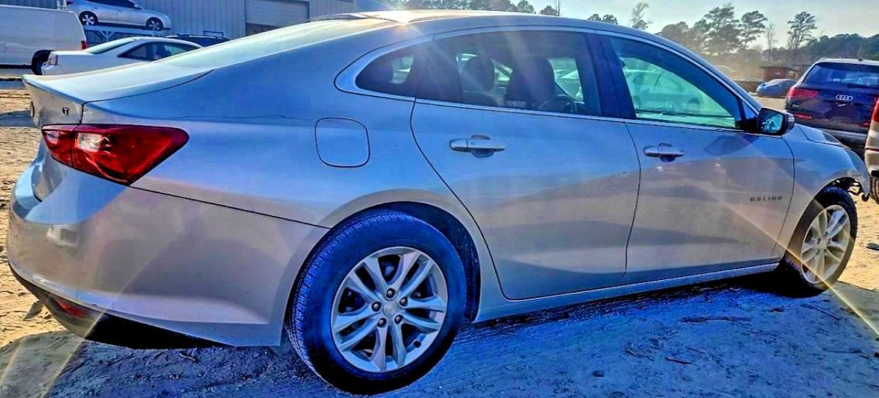 2018 CHEVROLET MALIBU LT photo 3