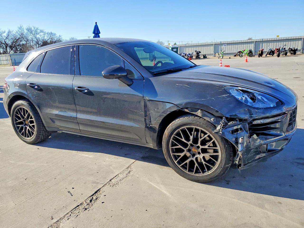 2017 PORSCHE MACAN photo 4