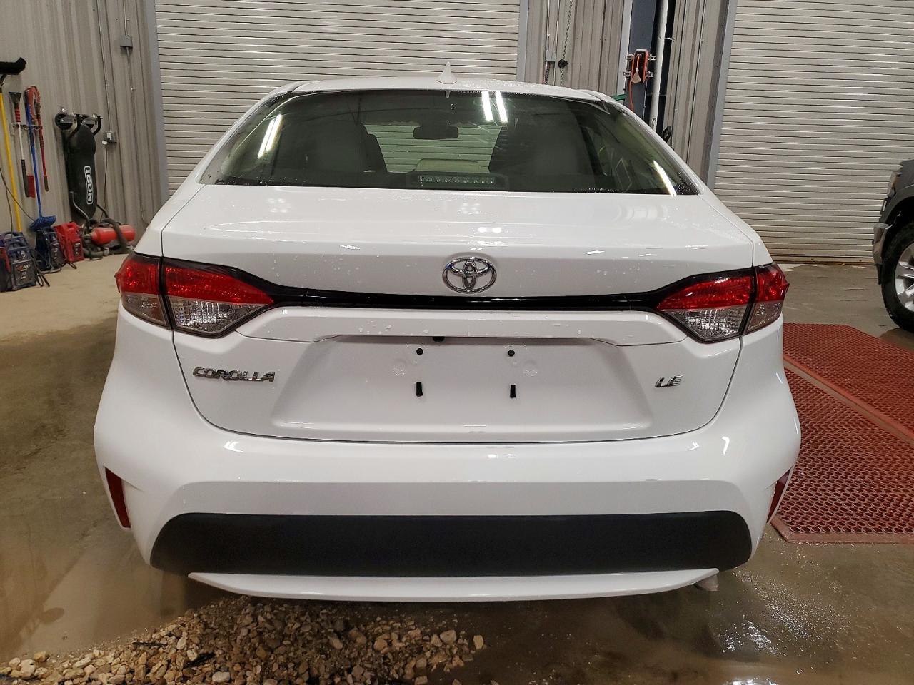 2020 TOYOTA COROLLA LE photo 6