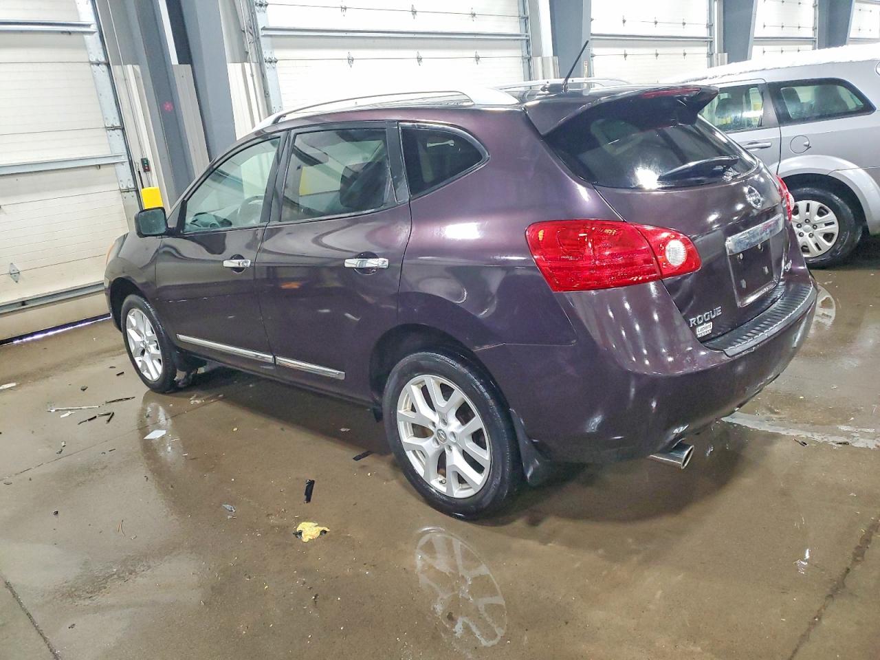 2013 NISSAN ROGUE S photo 2