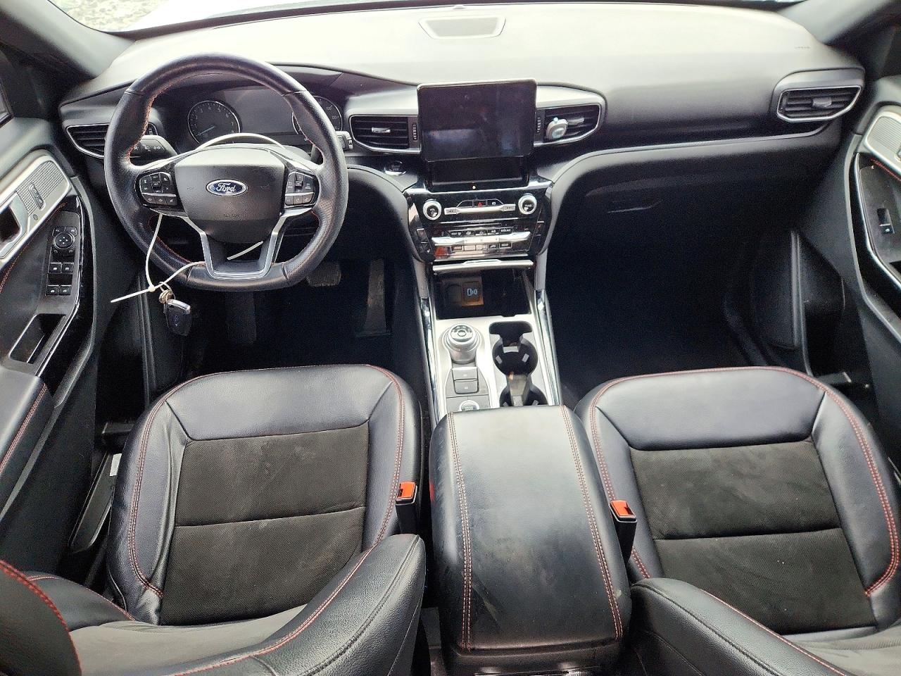2023 FORD EXPLORER ST-LINE photo 8