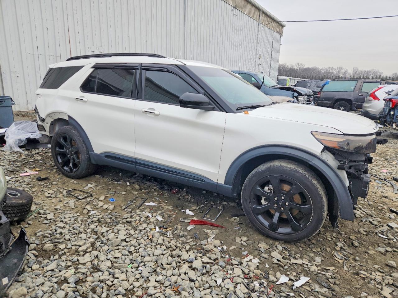 2023 FORD EXPLORER ST-LINE photo 4