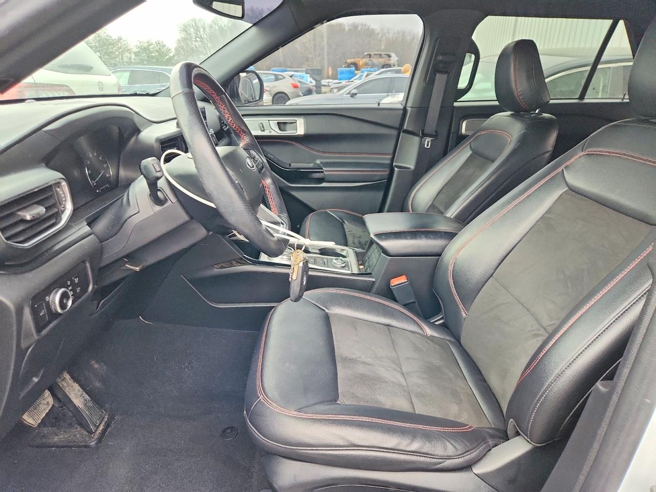 2023 FORD EXPLORER ST-LINE photo 7