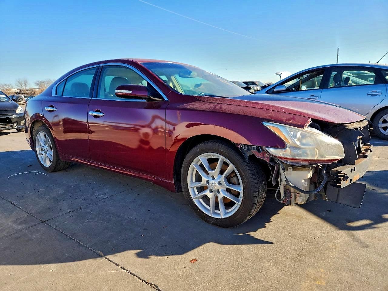 2010 NISSAN MAXIMA S photo 4