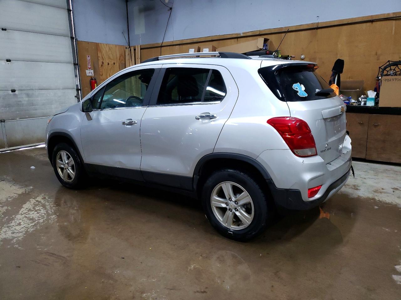 2020 CHEVROLET TRAX 1LT photo 2
