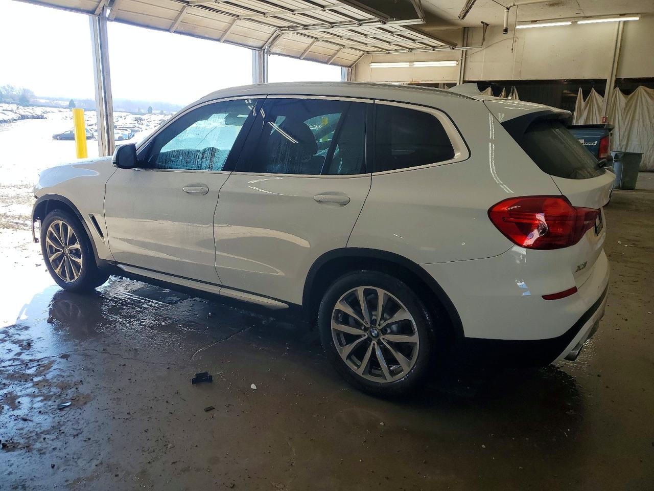 2018 BMW X3 XDRIVE30I photo 2