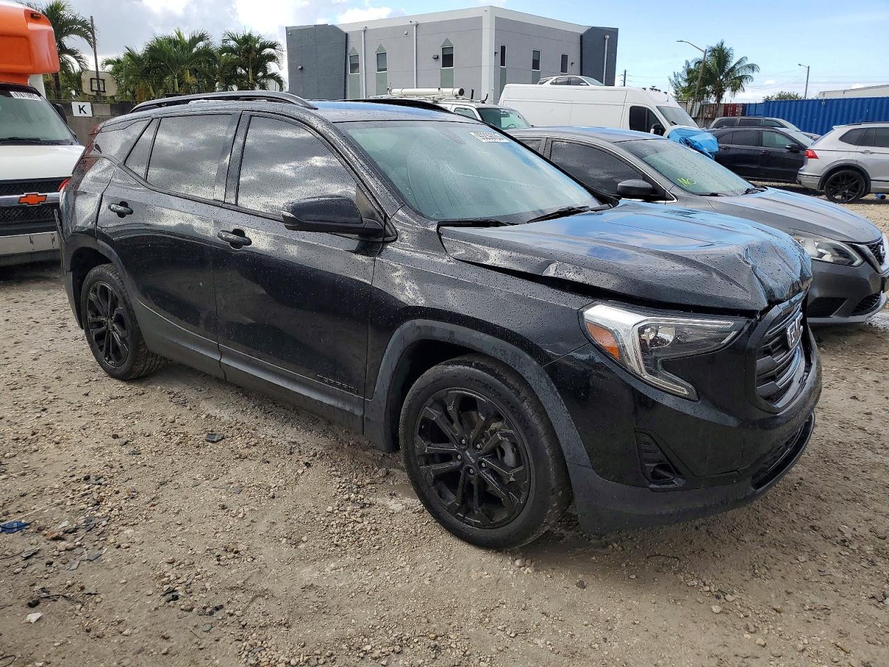 2019 GMC TERRAIN SLT photo 4