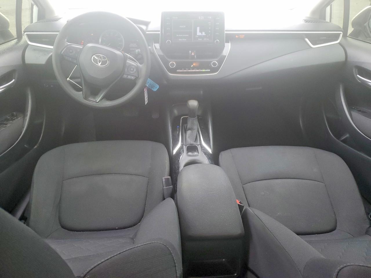 2021 TOYOTA COROLLA LE photo 8