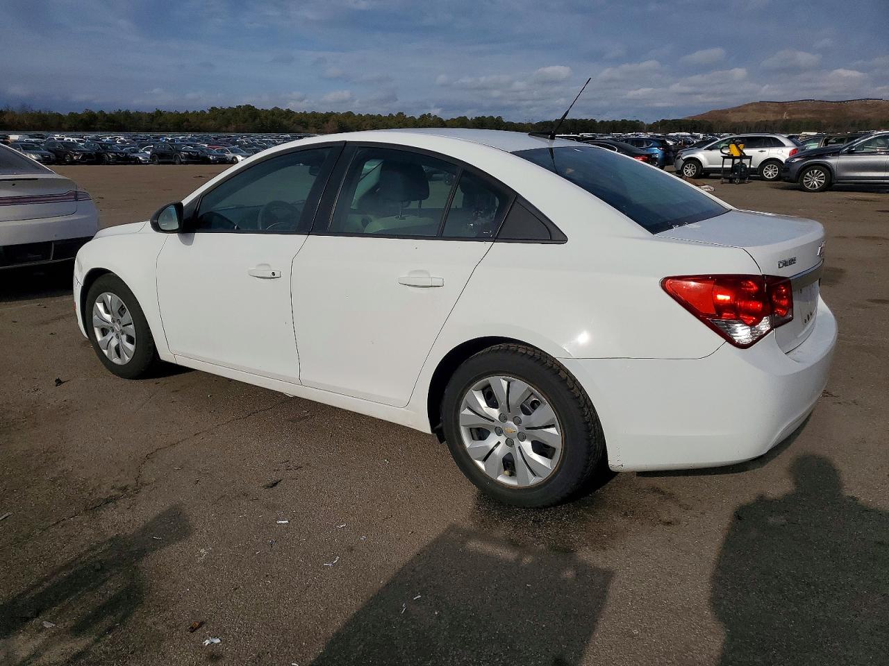 2014 CHEVROLET CRUZE LS photo 2